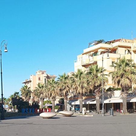 شقة Attico Con Terrazza In Via Dei Traghetti ليدو دي أوستيا المظهر الخارجي الصورة