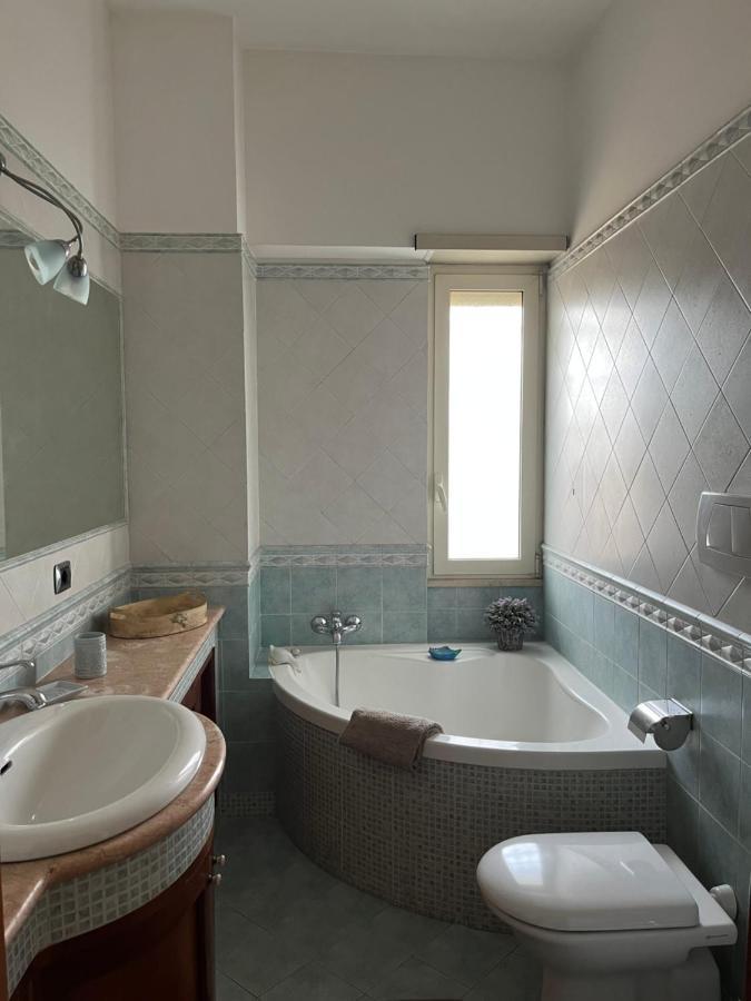 شقة Attico Con Terrazza In Via Dei Traghetti ليدو دي أوستيا المظهر الخارجي الصورة
