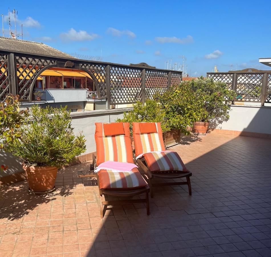 شقة Attico Con Terrazza In Via Dei Traghetti ليدو دي أوستيا المظهر الخارجي الصورة
