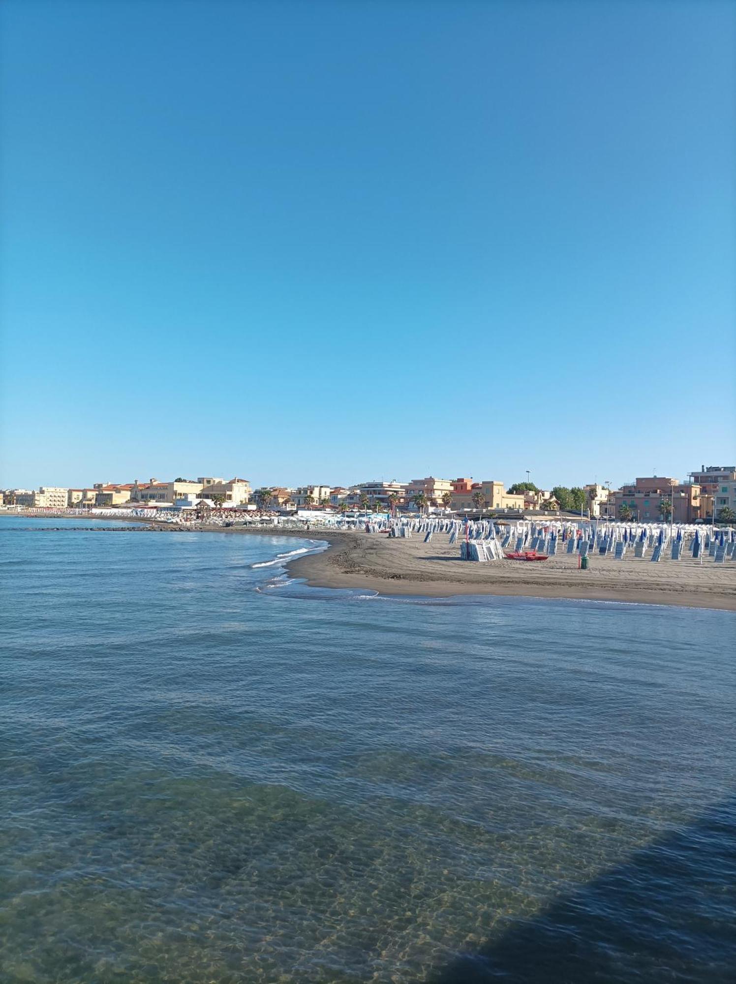 شقة Attico Con Terrazza In Via Dei Traghetti ليدو دي أوستيا المظهر الخارجي الصورة